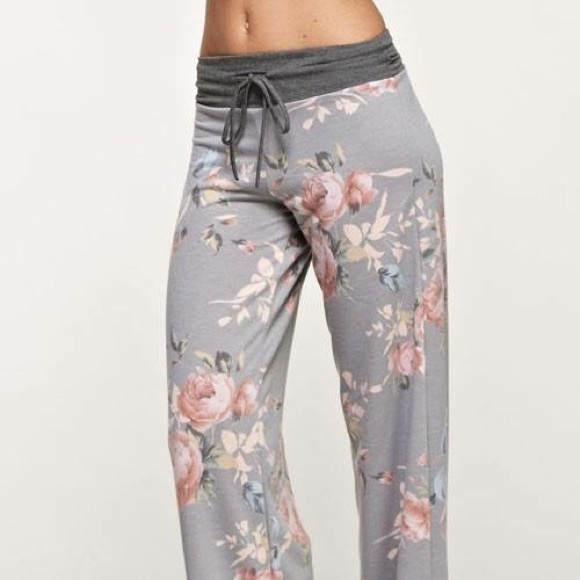 💜Super cute & comfy gray & floral lounge pants💜 - Picture 2 of 2